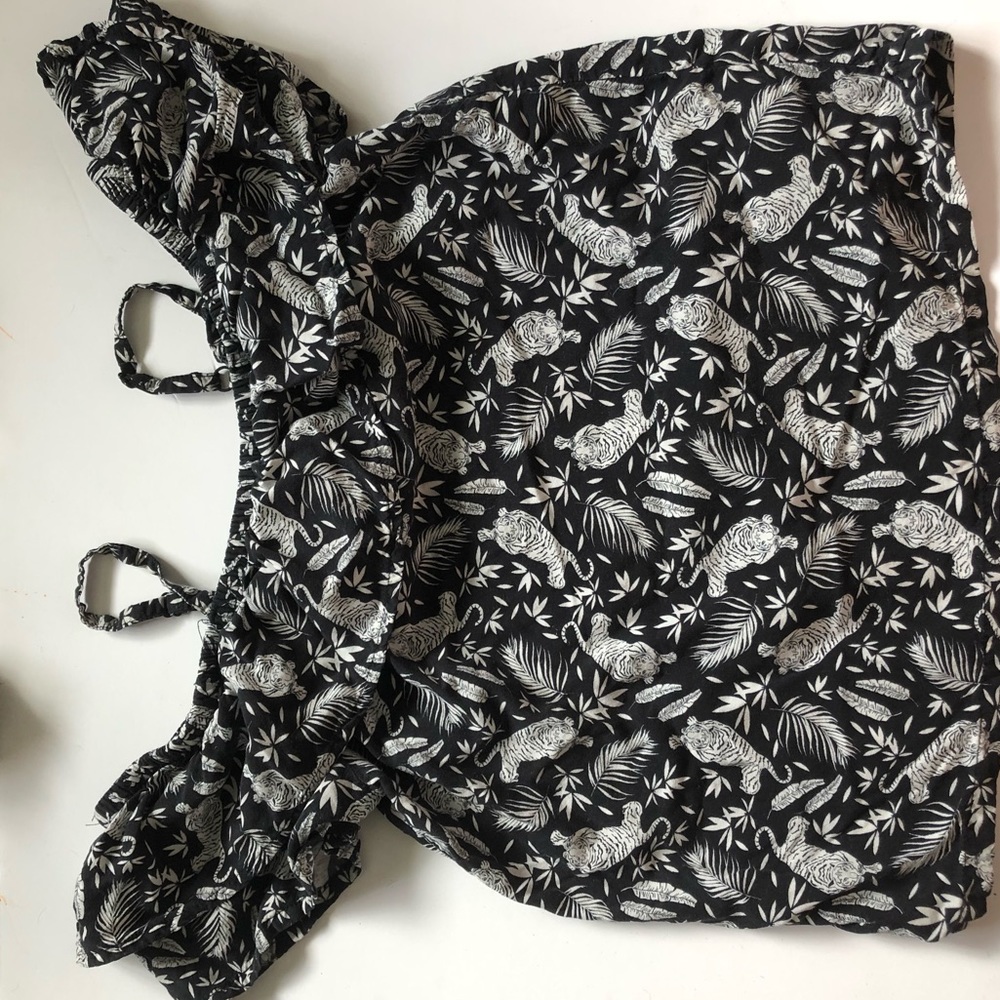 Old Navy Tiger shirt for girls